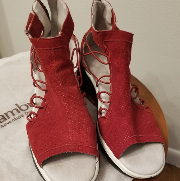 Jambu Naomi Wedge Sandals - Picture 3 of 11